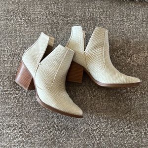 Ankle booties